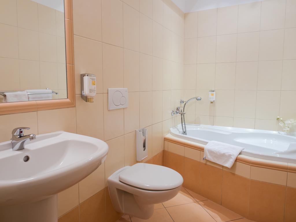 Hotel Cvilin Krnov Luaran gambar