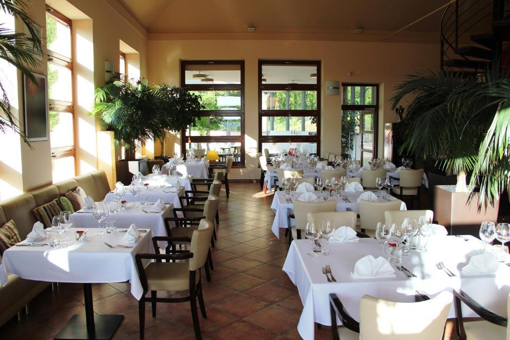 Hotel Cvilin Krnov Luaran gambar