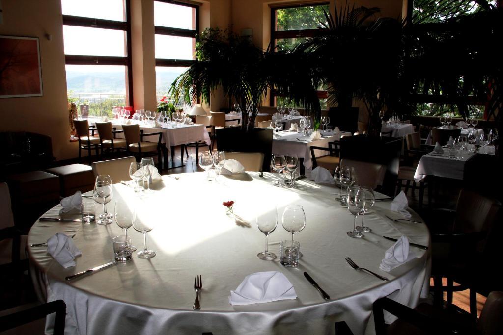 Hotel Cvilin Krnov Luaran gambar